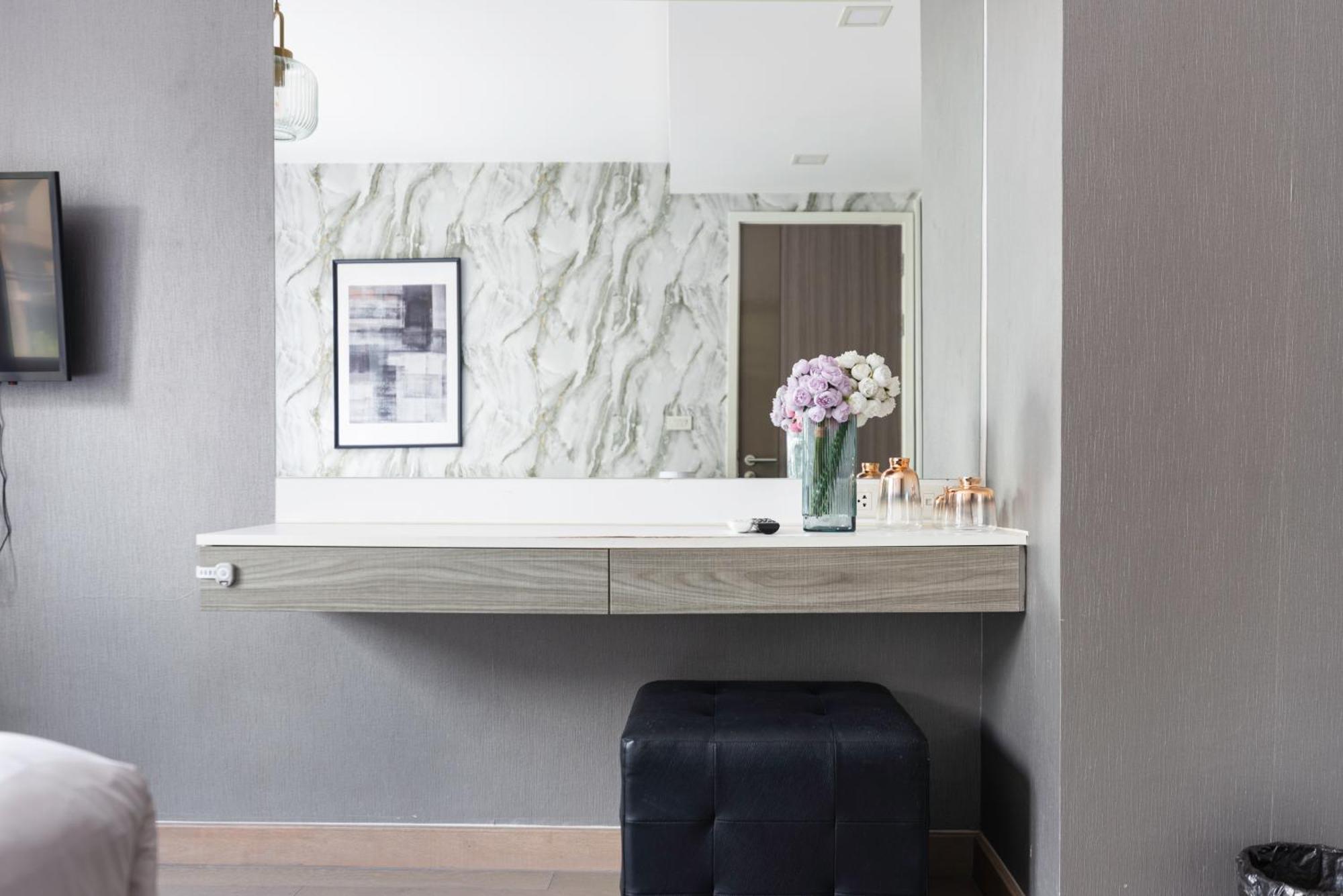 Dazzle Sukhumvit 7 By Lefoyer Appartement Bangkok Buitenkant foto