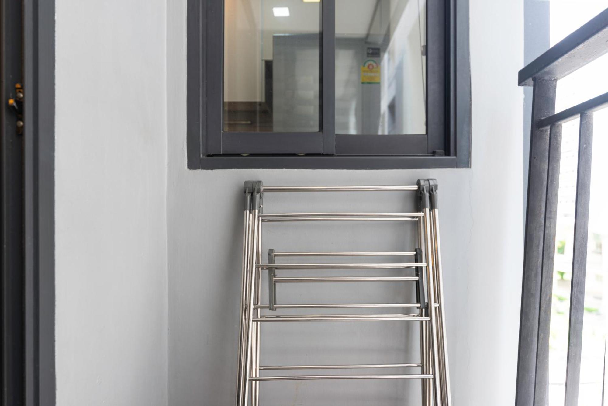 Dazzle Sukhumvit 7 By Lefoyer Appartement Bangkok Buitenkant foto