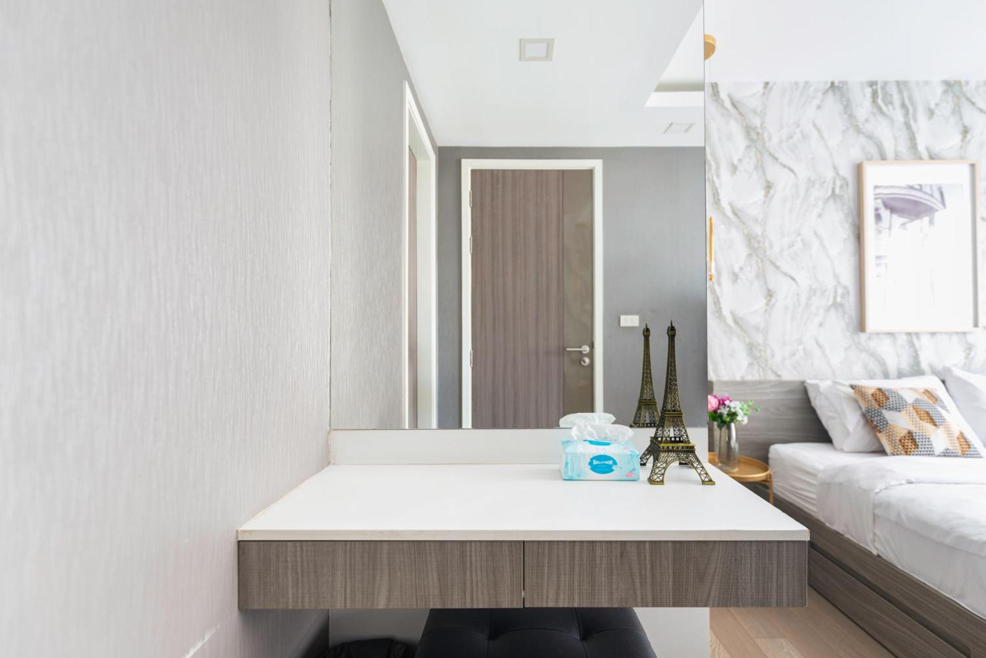 Dazzle Sukhumvit 7 By Lefoyer Appartement Bangkok Buitenkant foto
