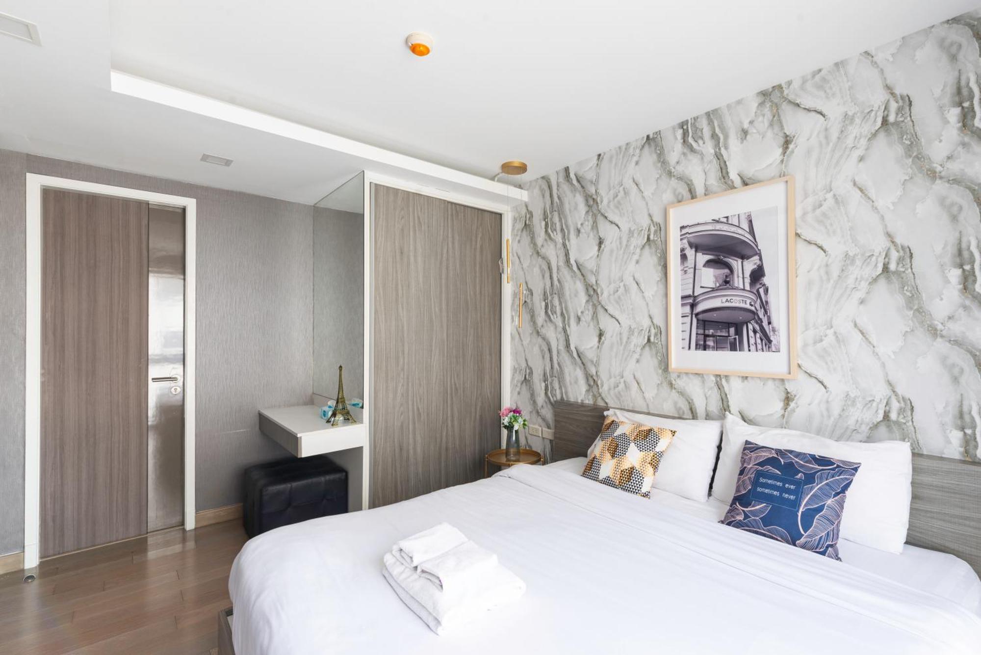 Dazzle Sukhumvit 7 By Lefoyer Appartement Bangkok Buitenkant foto